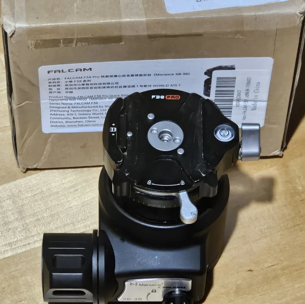 The FALCAM XB-3R F38 PRO Quick Release Plate 360° Dual Panorama Ballhead Tripod
